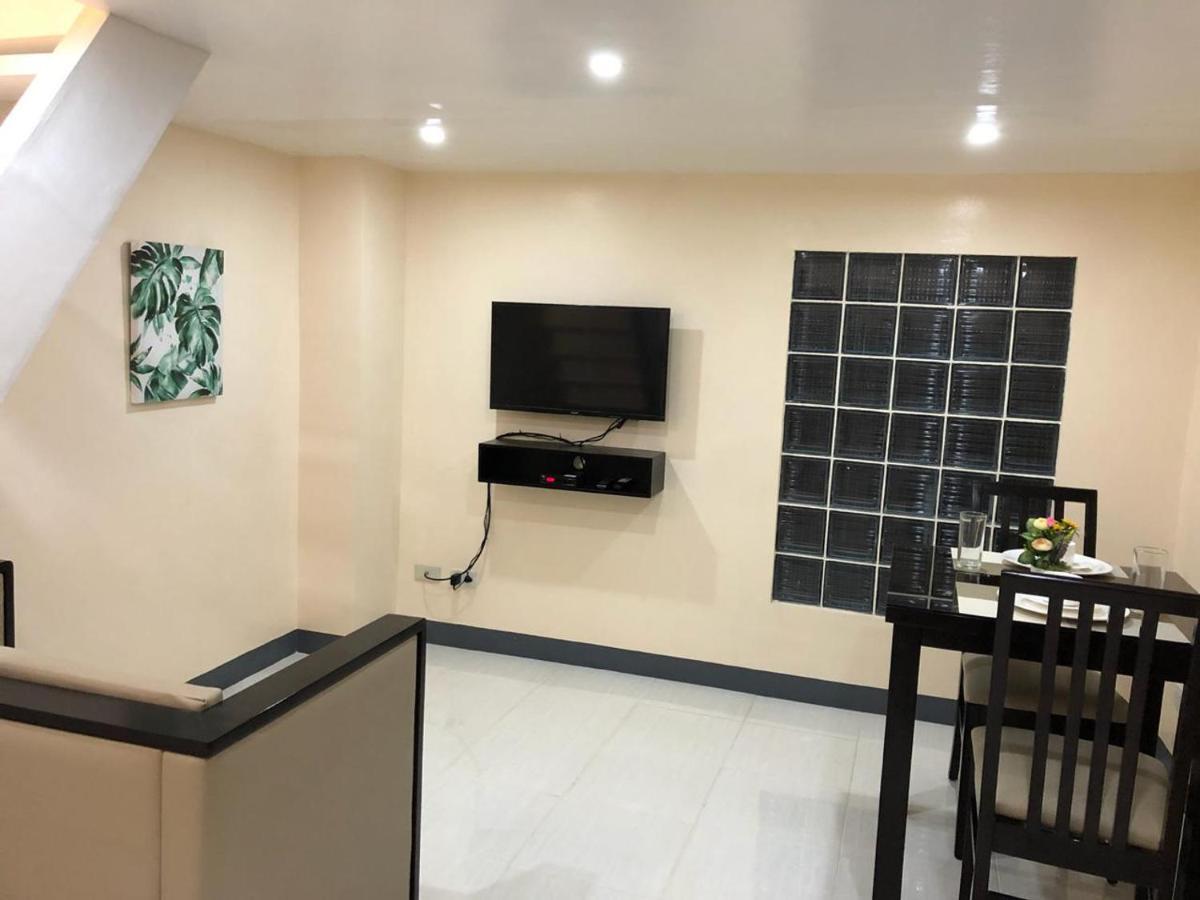 Rosetta Guest House Ormoc Esterno foto