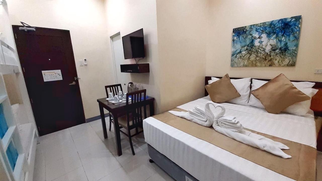 Rosetta Guest House Ormoc Esterno foto